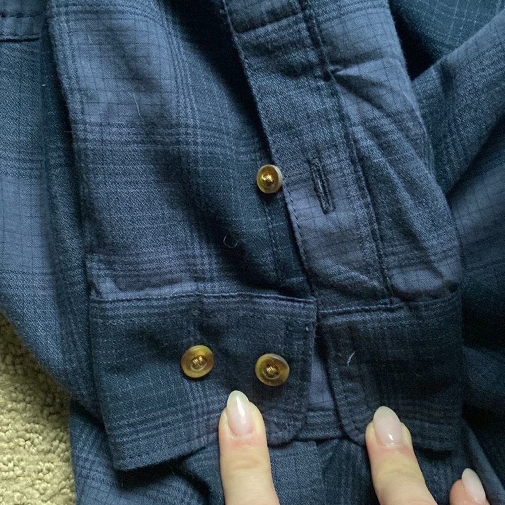 Carhartt button down plaid shirt - Picture 8 of 8